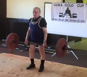 Art Montini pulling a new IAWA World Record in the Deadlift at the 2016 IAWA Gold Cup.