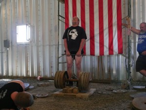 Greg Cook executing the Hand and Thigh at the 2018 Heavy Lift Championship
