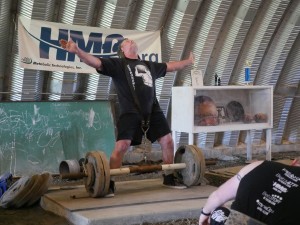Greg Cook performs the neck lift in his first Heavy Lift Championship