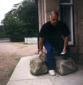 Frank Ciavattone lifting the Dinnie Stones on September 24th, 1996.