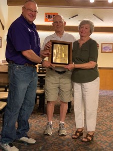 Denny and Judy Habecker receiving the Howard Prechtel Contribution Award at the 2019 Nationals banquet.