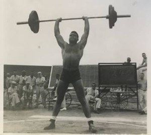 Image of Dave Hahn jerking 285 at the 1961 Federal prison meet